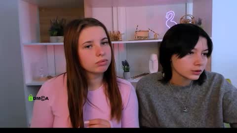 Lola online show from 09/25/25, 09:02