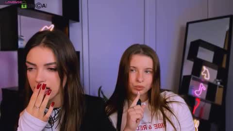 Lola online show from 09/29/25, 07:19