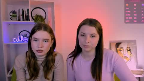 Lola online show from 10/04/25, 07:01