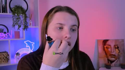 Lola online show from 10/08/25, 07:11