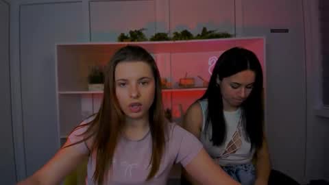 Lola online show from 10/11/25, 07:01