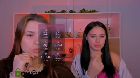 Lola online show from 10/15/25, 07:14