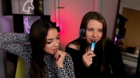 Lola online show from 10/21/25, 07:14