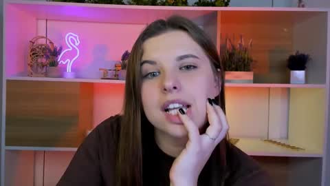 Lola online show from 11/11/25, 07:14