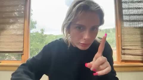 lolaa555 online show from 06/07/26, 08:56