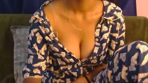 lolaa online show from 05/03/26, 05:35