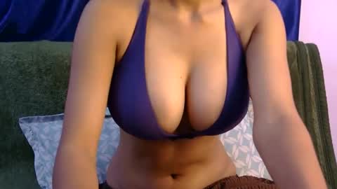 lolaa online show from 05/28/26, 08:22