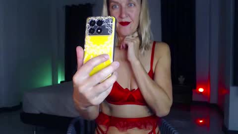 Snapshot of lolaaelita chatting on 10/09/25, 03:10 Lola online show from 10/09/25, 03:10