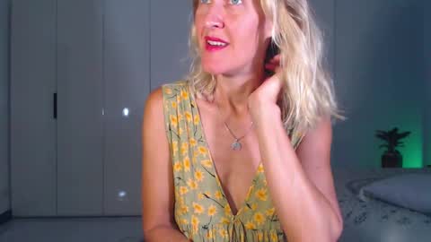 Snapshot of lolaaelita chatting on 01/17/26, 12:54 Lola online show from 01/17/26, 12:54