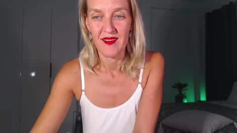 Snapshot of lolaaelita chatting on 02/04/26, 02:34 Lola online show from 02/04/26, 02:34