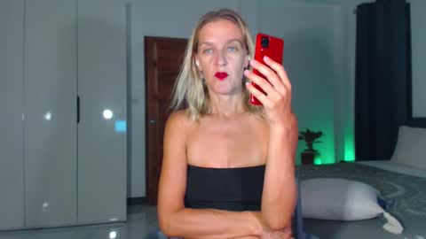 Snapshot of lolaaelita chatting on 02/07/26, 12:53 Lola online show from 02/07/26, 12:53