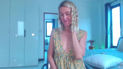 Snapshot of lolaaelita chatting on 02/08/26, 01:42 Lola online show from 02/08/26, 01:42