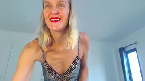 Snapshot of lolaaelita chatting on 02/13/26, 05:25 Lola online show from 02/13/26, 05:25