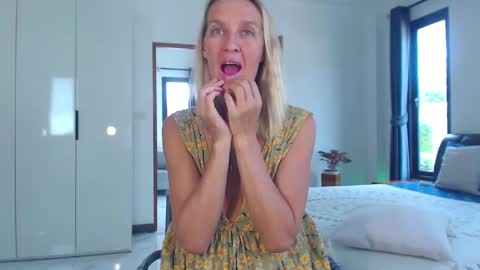 Snapshot of lolaaelita chatting on 02/20/26, 08:05 Lola online show from 02/20/26, 08:05