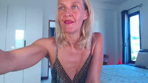 Snapshot of lolaaelita chatting on 04/09/26, 09:36 Lola online show from 04/09/26, 09:36