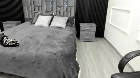 Snapshot of lolaangellx chatting on 11/17/25, 07:41 Lola Angel online show from 11/17/25, 07:41