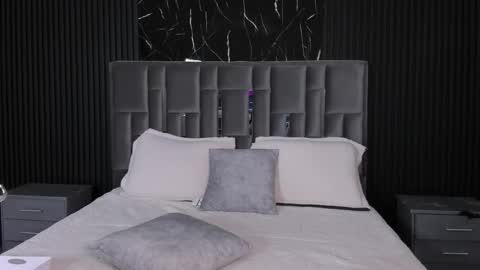 Snapshot of lolaangellx chatting on 11/22/25, 07:57 Lola Angel online show from 11/22/25, 07:57