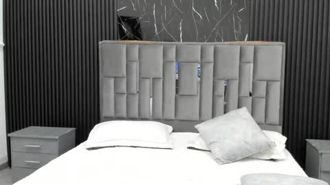 Snapshot of lolaangellx chatting on 11/28/25, 08:22 Lola Angel online show from 11/28/25, 08:22