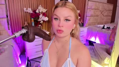 Lola Angel online show from 02/28/26, 08:21