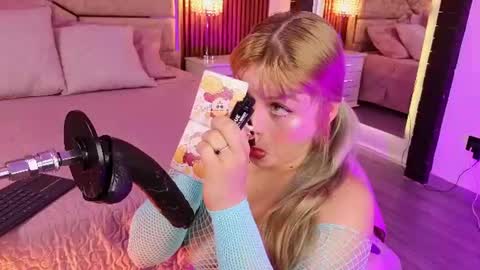 Lola Angel online show from 06/23/26, 08:18