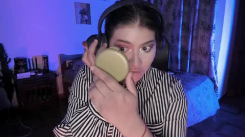 lolaasmith_21 online show from 12/17/24, 10:54