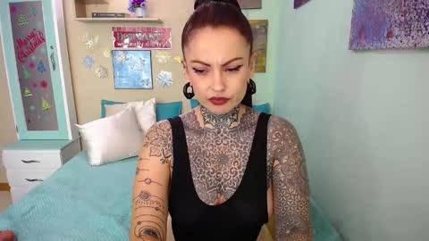 Lola online show from 12/11/24, 10:16