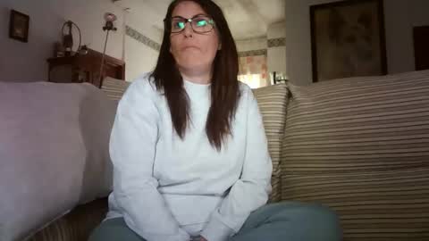 LOLA HUESO y ERIC online show from 01/18/26, 04:00