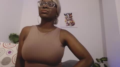 lola online show from 10/19/25, 05:19