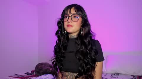 Lola online show from 06/17/26, 02:51