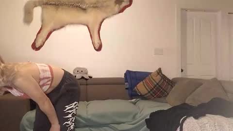 Lola Lixx online show from 10/28/25, 04:20