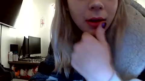 Lola Lixx online show from 11/30/25, 12:09