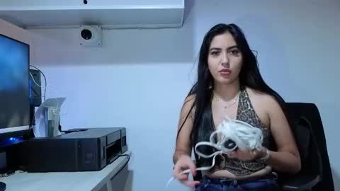 Snapshot of lolalola_12 chatting on 10/14/25, 12:00 lolalola_12 online show from 10/14/25, 12:00