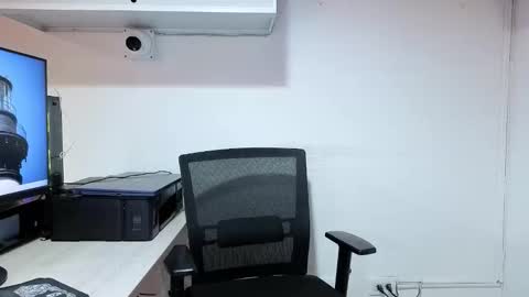 lolalola_12 online show from 11/12/25, 11:58