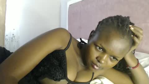 lolamia7 online show from 10/11/25, 05:50