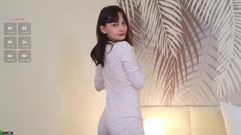 Lola online show from 10/03/25, 01:46