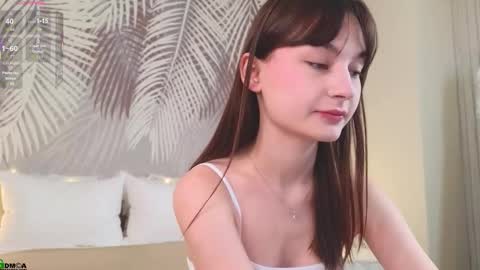 Snapshot of lolaprise chatting on 10/24/25, 01:35 Lola online show from 10/24/25, 01:35