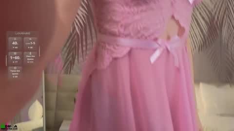 Snapshot of lolaprise chatting on 12/03/25, 01:35 Lola online show from 12/03/25, 01:35