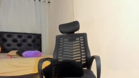 Snapshot of lolareyes1 chatting on 09/30/25, 10:31 lolareyes1 online show from 09/30/25, 10:31