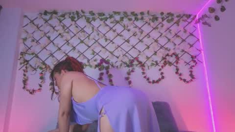  Lola  online show from 11/05/25, 06:08