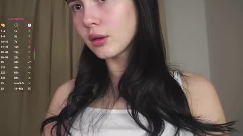 Snapshot of lollaberry chatting on 11/23/25, 08:08 Maria online show from 11/23/25, 08:08