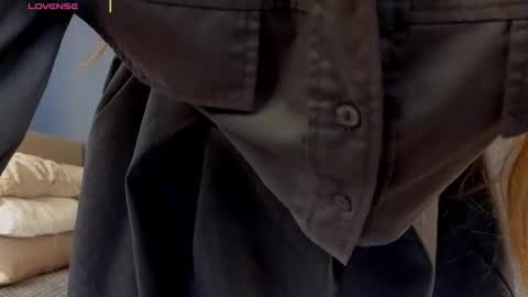 Lola online show from 11/21/25, 08:13