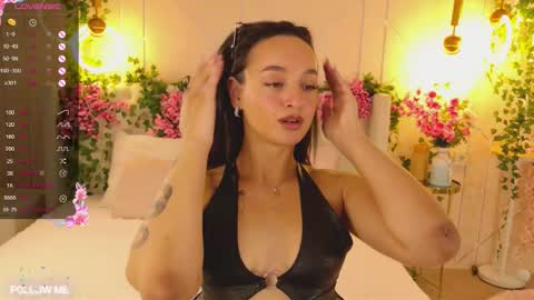 Snapshot of lolly_neal chatting on 10/21/25, 05:08 Lolly online show from 10/21/25, 05:08