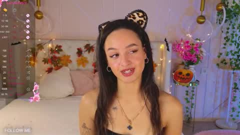 Snapshot of lolly_neal chatting on 10/28/25, 05:11 Lolly online show from 10/28/25, 05:11