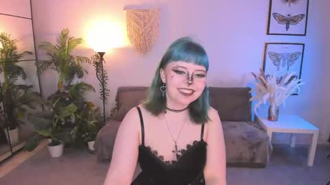 Snapshot of lollyshy__ chatting on 05/01/26, 04:33 Lolly online show from 05/01/26, 04:33