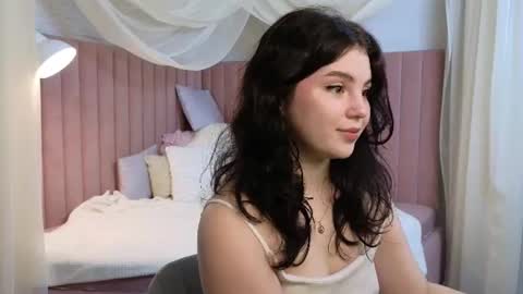 Snapshot of lollyy_pop chatting on 06/11/26, 01:27 lollyy_pop online show from 06/11/26, 01:27