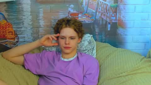 Snapshot of lolnoillimsary chatting on 04/17/26, 03:48 Nelis online show from 04/17/26, 03:48
