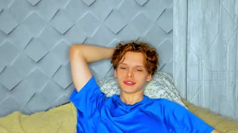 Snapshot of lolnoillimsary chatting on 04/19/26, 07:38 Nelis online show from 04/19/26, 07:38