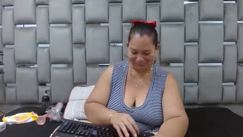 Snapshot of loly47 chatting on 09/22/25, 03:47 loly47 online show from 09/22/25, 03:47