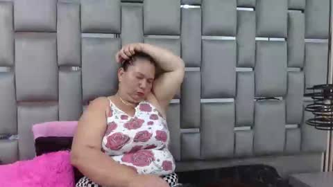 Snapshot of loly47 chatting on 10/24/25, 11:34 loly47 online show from 10/24/25, 11:34