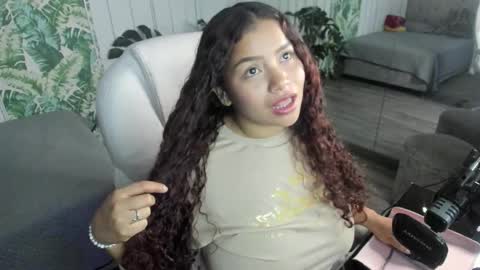 loly_marce online show from 12/03/25, 09:57